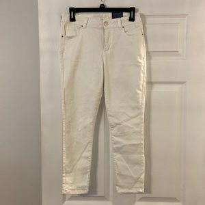 Resfeber White Jeans size 6 brand new with tag inseam 24” waist 28”